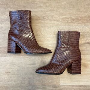 Vionic Harper Brown Croc Heeled Ankle Boots SZ 9